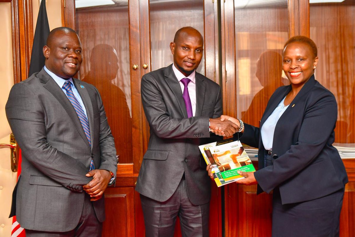 ICPAK_Kenya's tweet image. The Chairman ,CPA Prof @ElizabethK38467 Kalunda led the Institute in a consultative discussion with the PS State Department for Devolution, Mr. Michael Lenasalon. The discussions centred around strengthening devolution in Kenya through collaboration, strategic partnerships,…