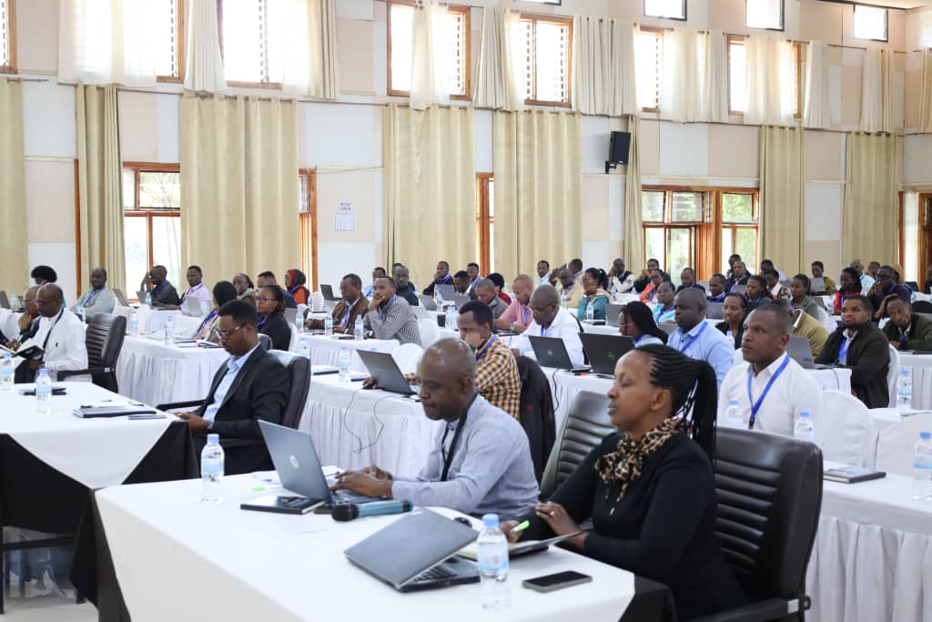 viateusi's tweet image. Happening now: the Public Procurement Summit 2025, organized by the Institute of Procurement Professionals of Rwanda #IPPR in collaboration with the Rwanda Public Procurement Authority #RPPA;  aims to strengthen knowledge and excellence in public procurement.
#IPPR #RPPA