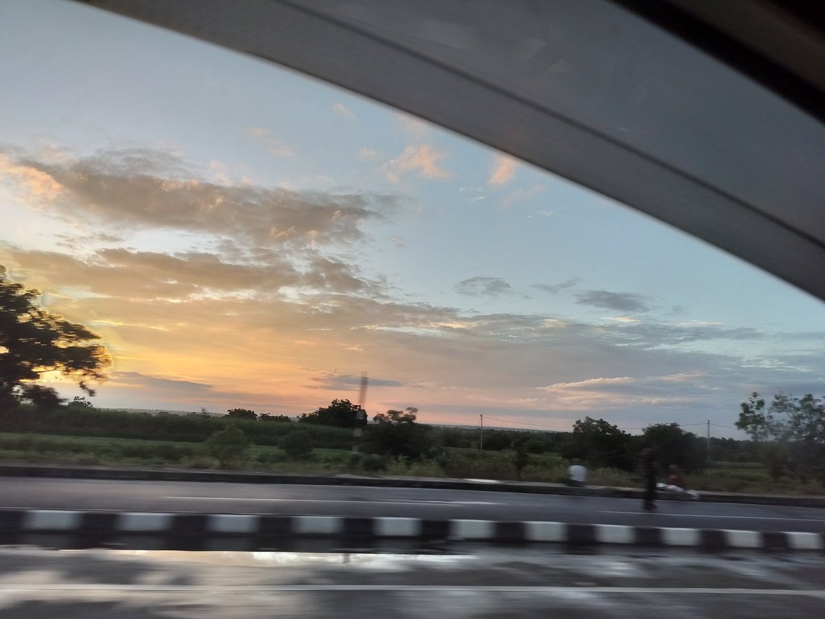 iamsaur_casm's tweet image. Latur - Pune National Highway 65.