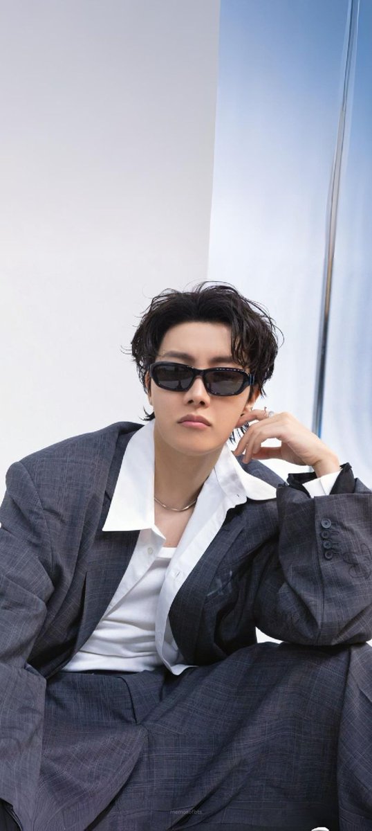 JCG110899's tweet photo. I vote #JHOPE for #2025MAMAVOTE https://t.co/B6dqKLD2xA
