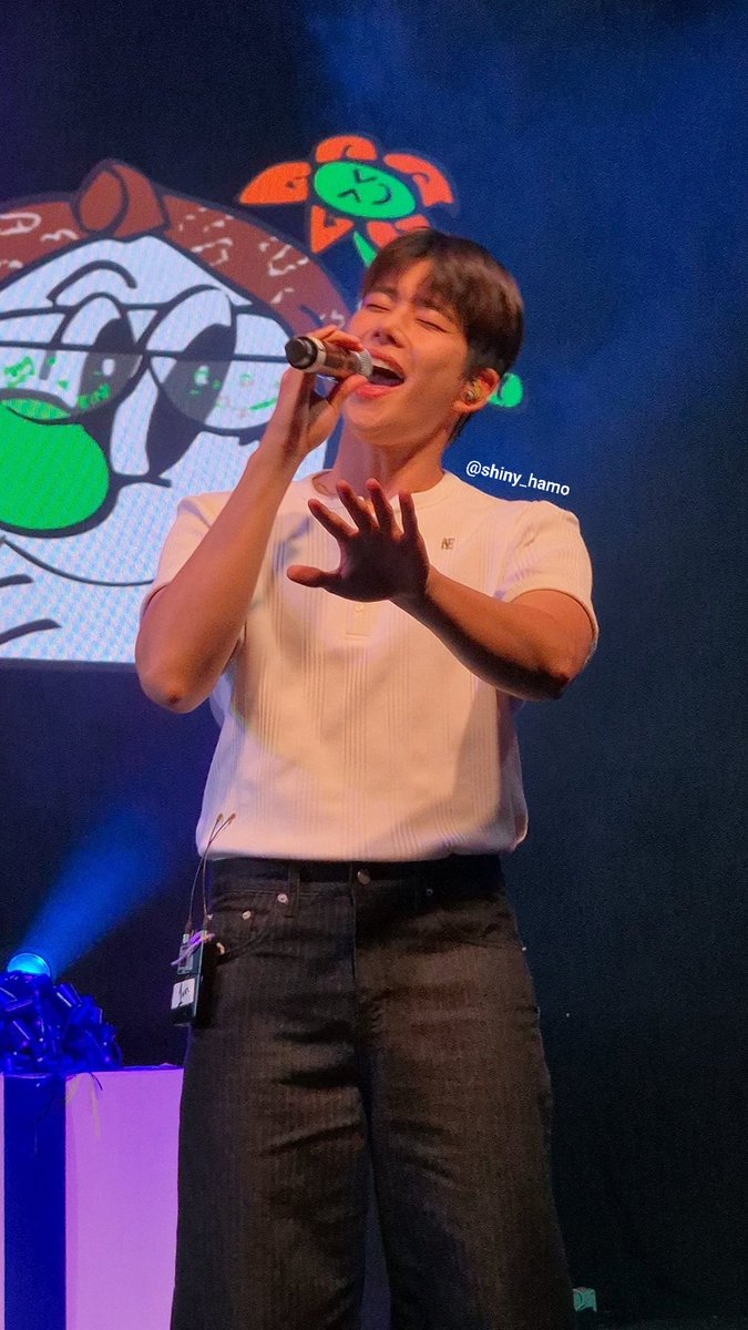 shiny_hamo's tweet photo. Zoonizini Fan party 
Cdmx 25.11.05

Sound check Mj🧡
@offclASTRO https://t.co/XYZhNKIhtA