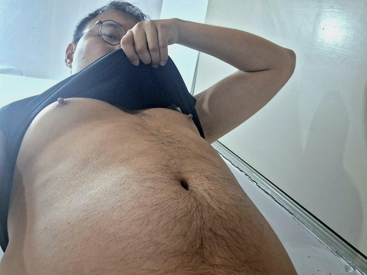 別人是風速狗，我是風俗豬
天啊這個角度真的好難拍