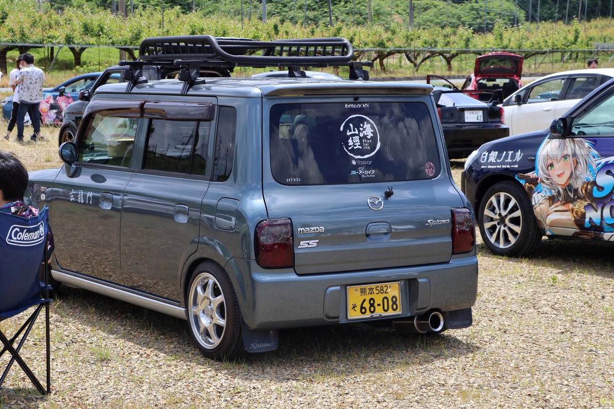 車なぁ...色んなエピソードあります
まぁ今の愛車の話だけど、元々ラパン乗ってて好きになって、車検直前に事故で廃車に...
その車に未練タラタラだったからメーカー違えど同じ車を買って乗り回し、とある時に知り合いから｢お前に同じ車持たせたら面白そうやな！｣で3万で貰ってきたのがこの子