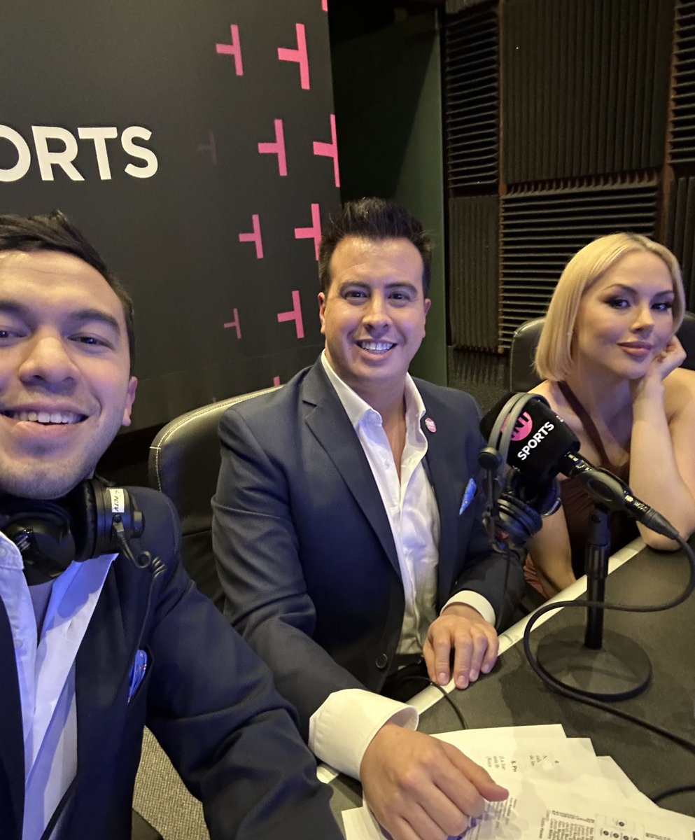 La compañía en cabina en esta jornada 4 de Champions. El Tibu y la Patrona.

Gracias por sintonizarnos en TNT Sports. ❤️ 🎙️