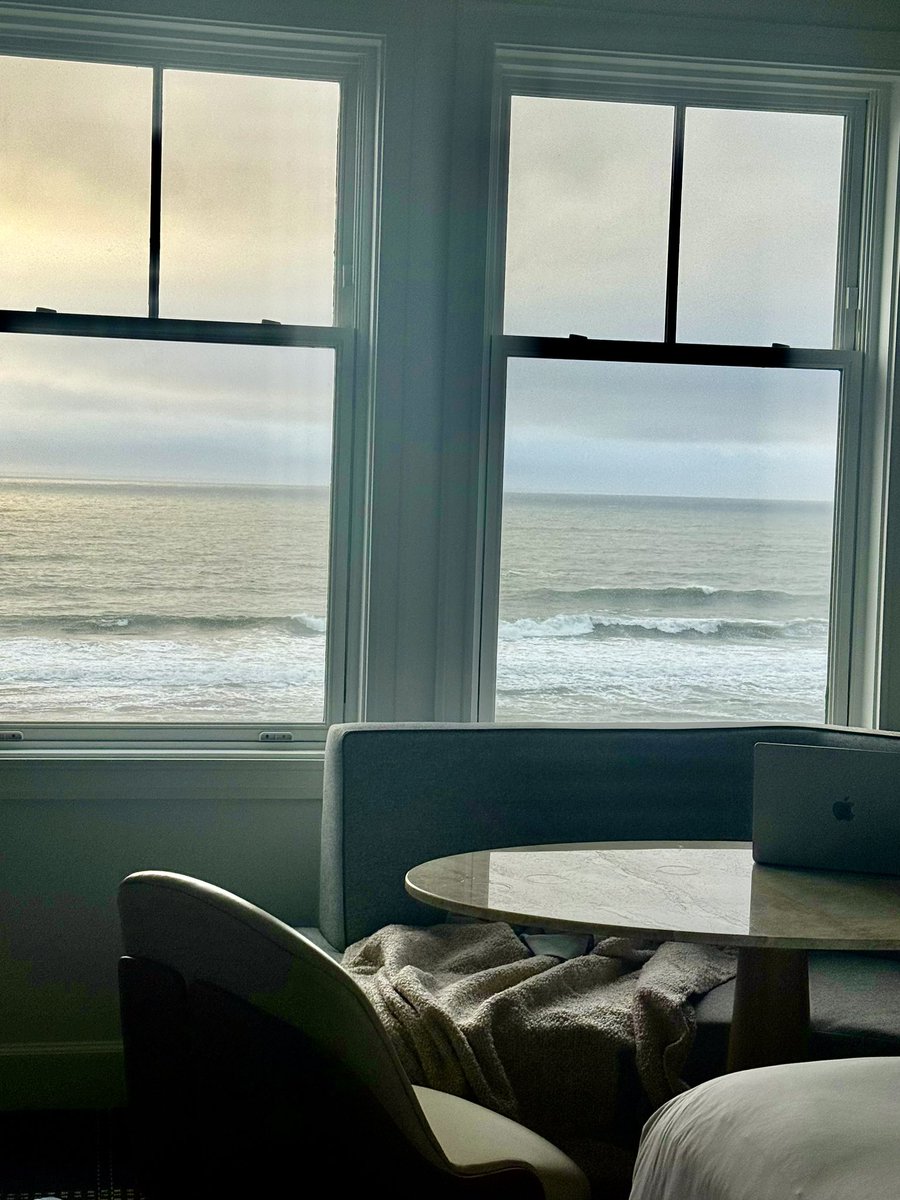 Sign me up for work travel any day if this is going to be my hotel room view 😍 <a href="/AllRaise/">All Raise</a>