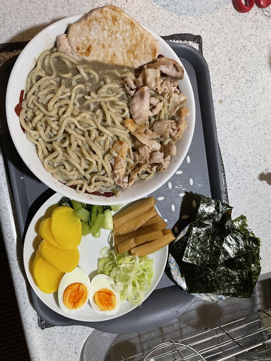 おうちごはん
過去最高濃度？？インチョキスープ端短麺　❤️❤️❤️
一撃でKNOCK OUT‼️😁

ごちそうさまでした。