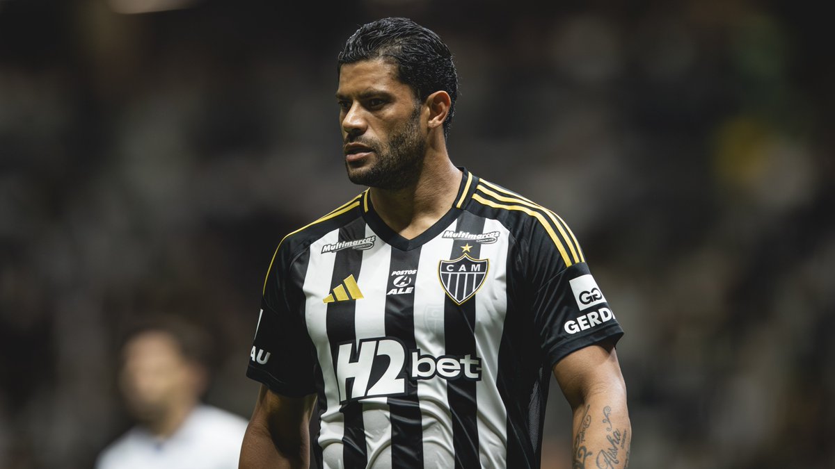 SofascoreBR's tweet photo. 🔎 | Curiosidade:

Hulk marcou um gol com bola rolando no @Brasileirao pela primeira vez desde setembro de 2024. 🤯🤯

Eram 33 jogos consecutivos sem balançar as redes com bola rolando na competição. O atacante do Atlético marcou 6 vezes no período, todas em lances de falta, pênalti ou escanteio.
