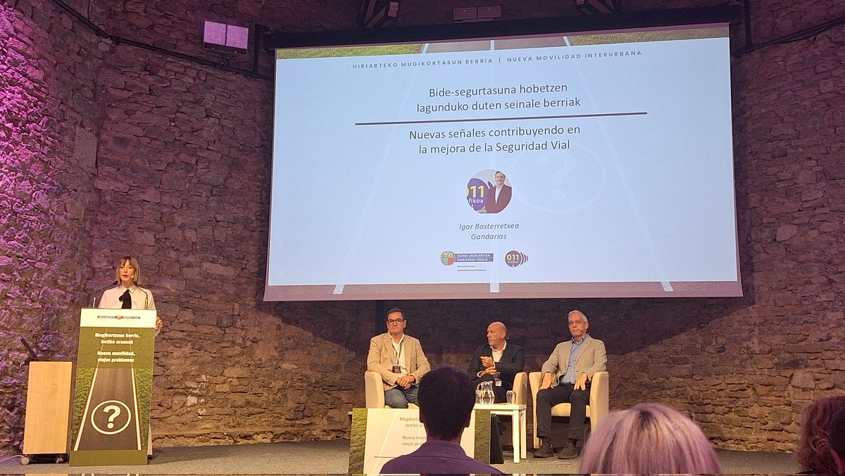 FPdonboscoLH's tweet image. ℹ️@trafikoaEJGV mugikortasun berriari buruzko jardunaldian egon gara Gasteizen. 
🚦Arazo zahar eta berrien inguruko adituak aritu dira.

@CyberzaintzaEJ 
@bide_indarkeria 
#mugikortasuna
@BingenZupiria