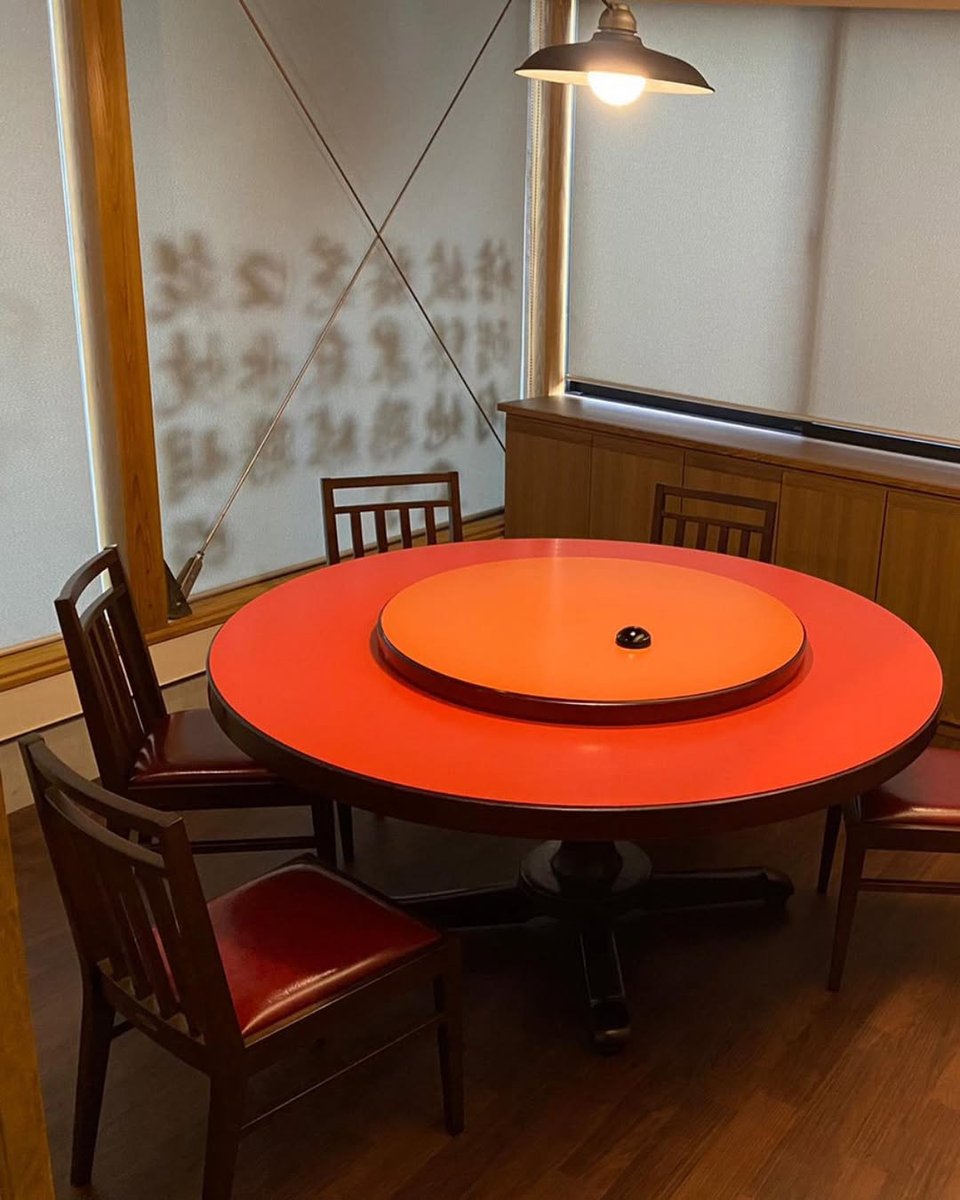 HUSTNET's tweet image. #松山グルメ #町中華
#企業公式相互フォロー #企業公式秋のフォロー祭り
本日は、中華食堂＆バル 光楽 様に納入して頂いた家具のご紹介です。
愛媛県松山市、JR伊予北条駅から徒歩5分の「中華食堂＆バル…