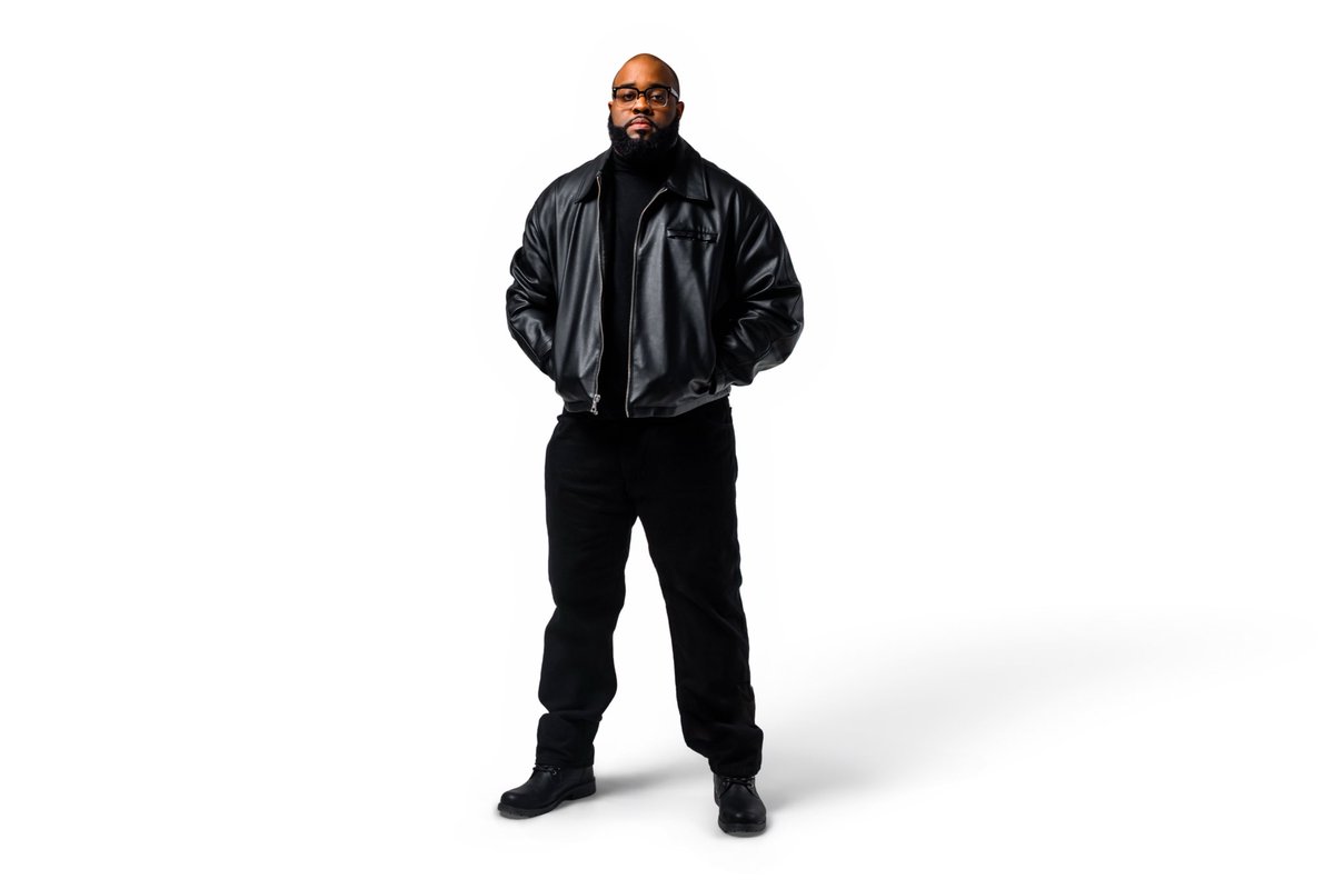 +1🎈

I celebrated a birthday this week and simply being here is a blessing. 

This past year has been essential and much needed. 

Here’s to making this year filled with more joy, more smiles, and more laughs all year long.

📸 Portraits/Art by Me