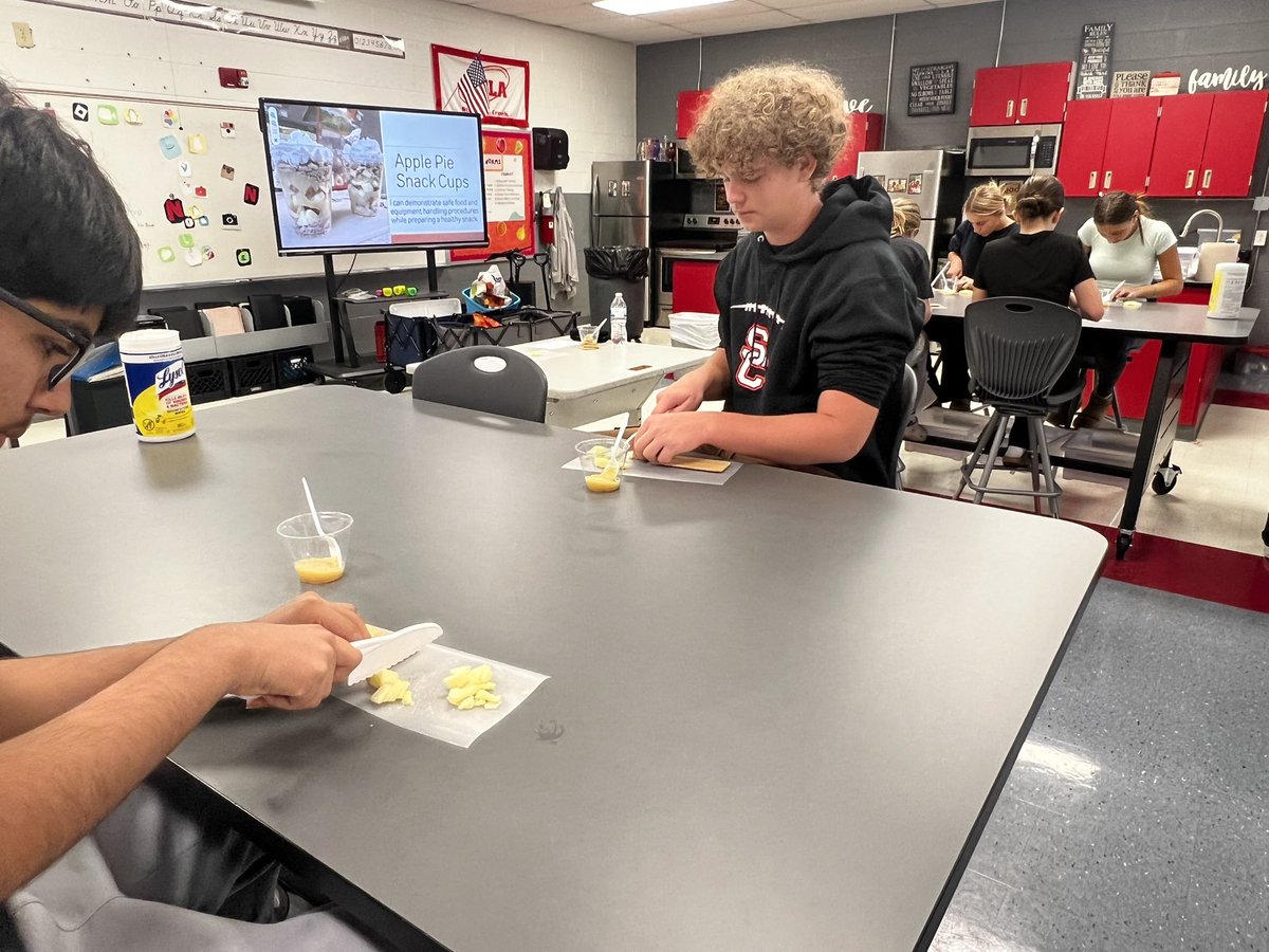 SCreekLife tweet media