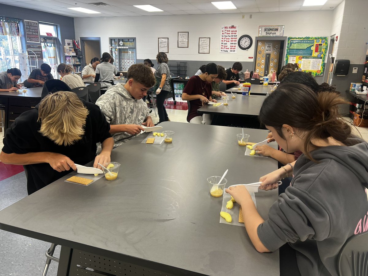 SCreekLife tweet media