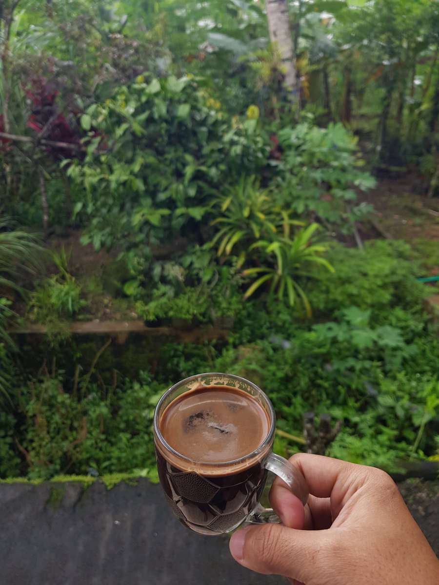 ada_dede's tweet image. Tetep sek udan ae