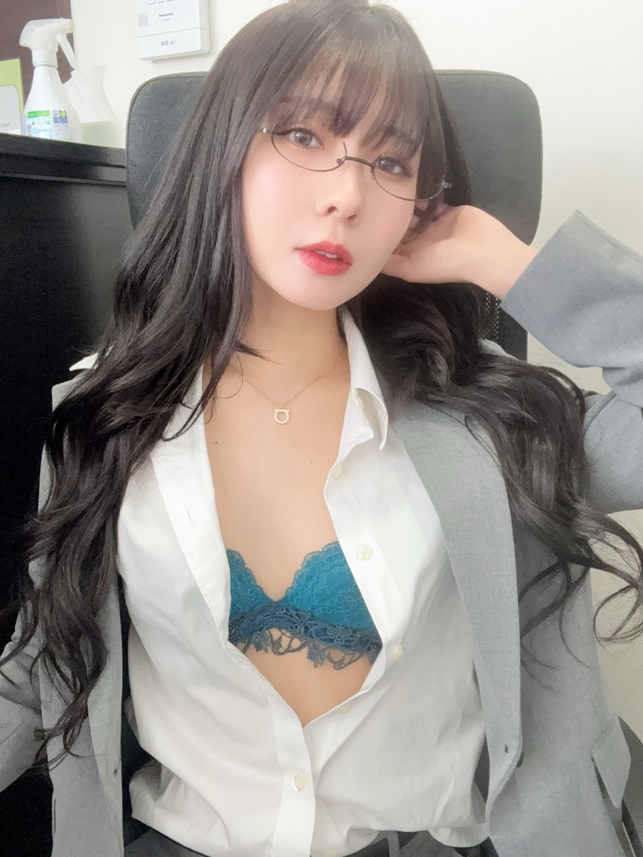 鳴上なごね💚さんのエロ画像、2025年11月06日10時04分57秒に投稿