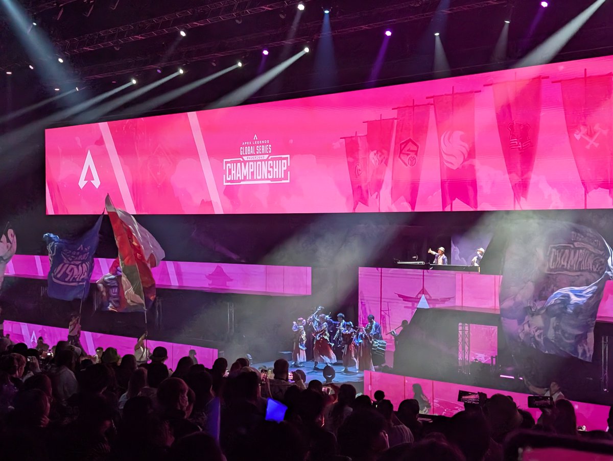 What were the ✅pros and ❎cons of ALGS Champs in Sapporo if you attended?

✅ Best LAN event so far. Production was insane. Hope you can match what do did last time
✅ Prices of food and drinks was actually great.
❎ Please can we get the in between interviews on the main