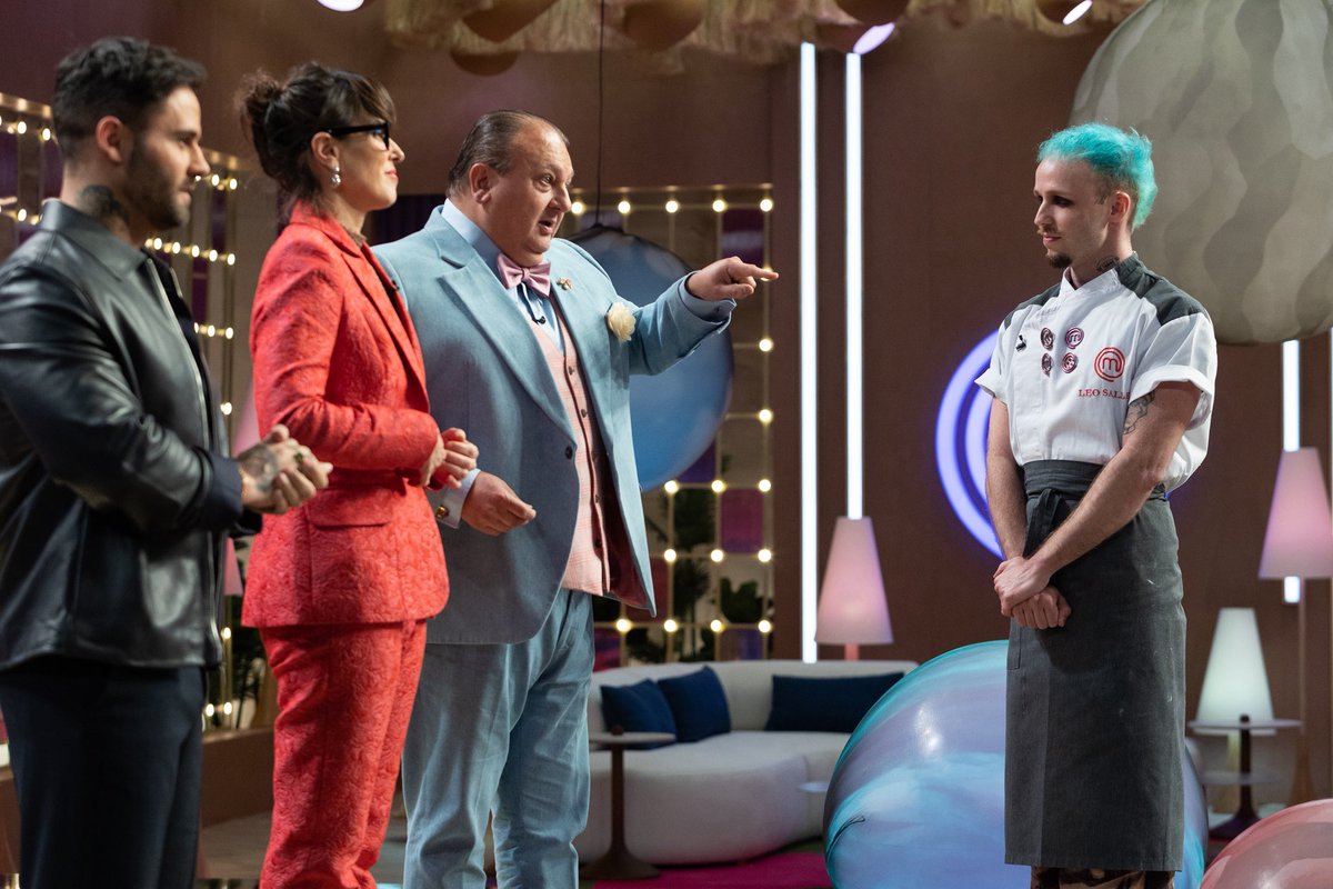 darylmine2's tweet photo. É tão bom ver talento de verdade ser reconhecido!
#TimeLeo #MasterChefBR
@mcc2_leosalles
@masterchefbr https://t.co/GsGiTpZrYX