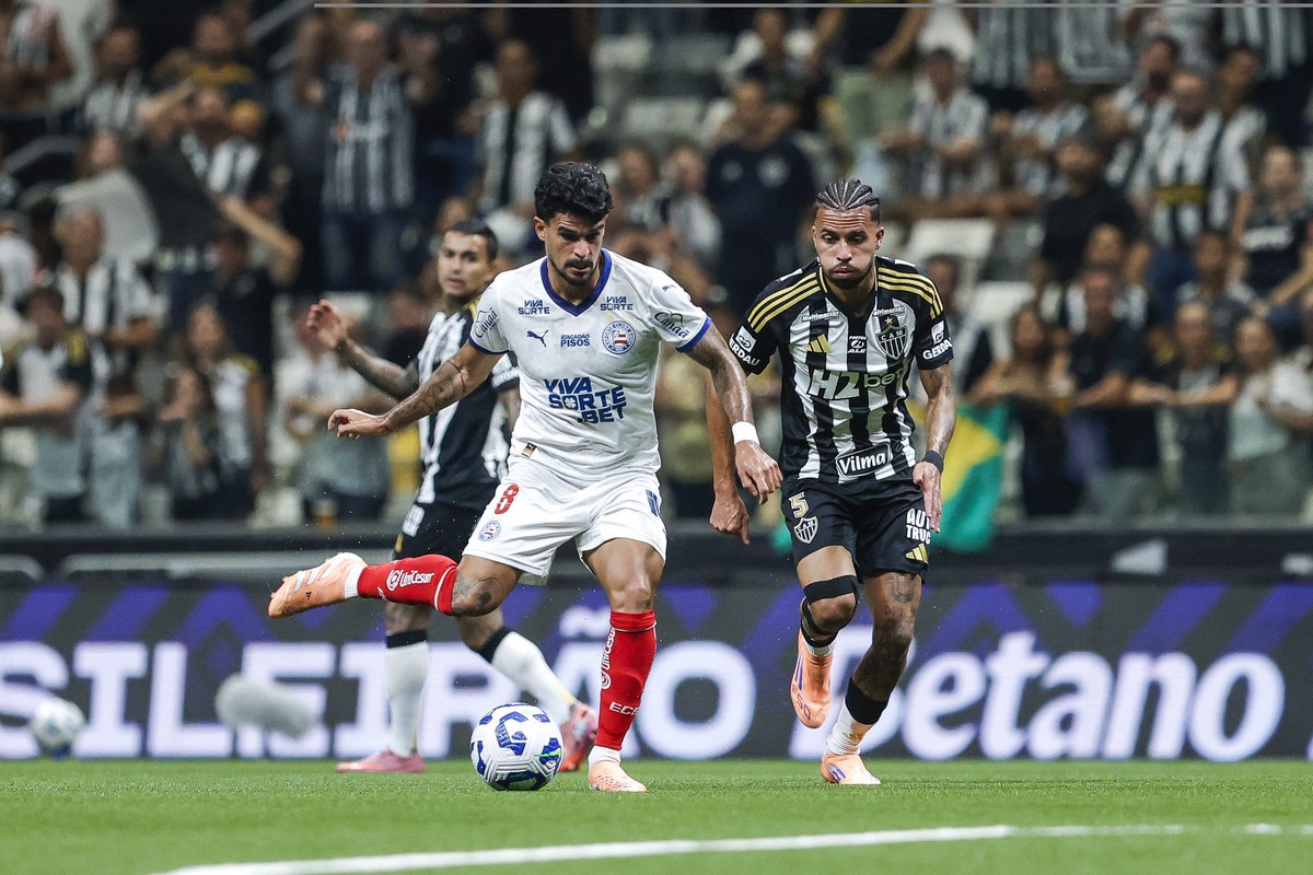 Mais uma grande partida de Cauly. Chamou a responsabilidade, fez boas infiltrações, quebrou linhas com passes precisos, desarmou jogadas e deixou companheiros na cara do gol. 

Pena que, com a derrota, a boa atuação acabe ofuscada. Mas a volta de Cauly é um baita reforço!
