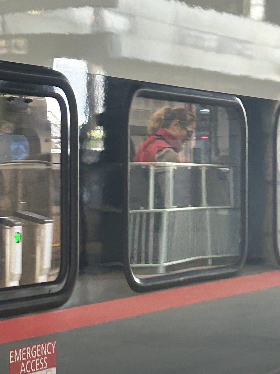 AlePerez240's tweet photo. @Caltrain This staff member yelled at me and refused to let me reboard — it’s hard not to wonder if my accent or background played a part on how I was treated for a system error that wasn’t my fault. I clearly wasn’t trying to avoid the fare. https://t.co/86EpkKmpuj