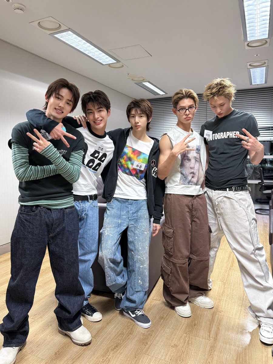 ahngoneho's tweet image. ⠀
#가져와_new_pic📸
250910 Close Friend, Lee Hyun
⠀