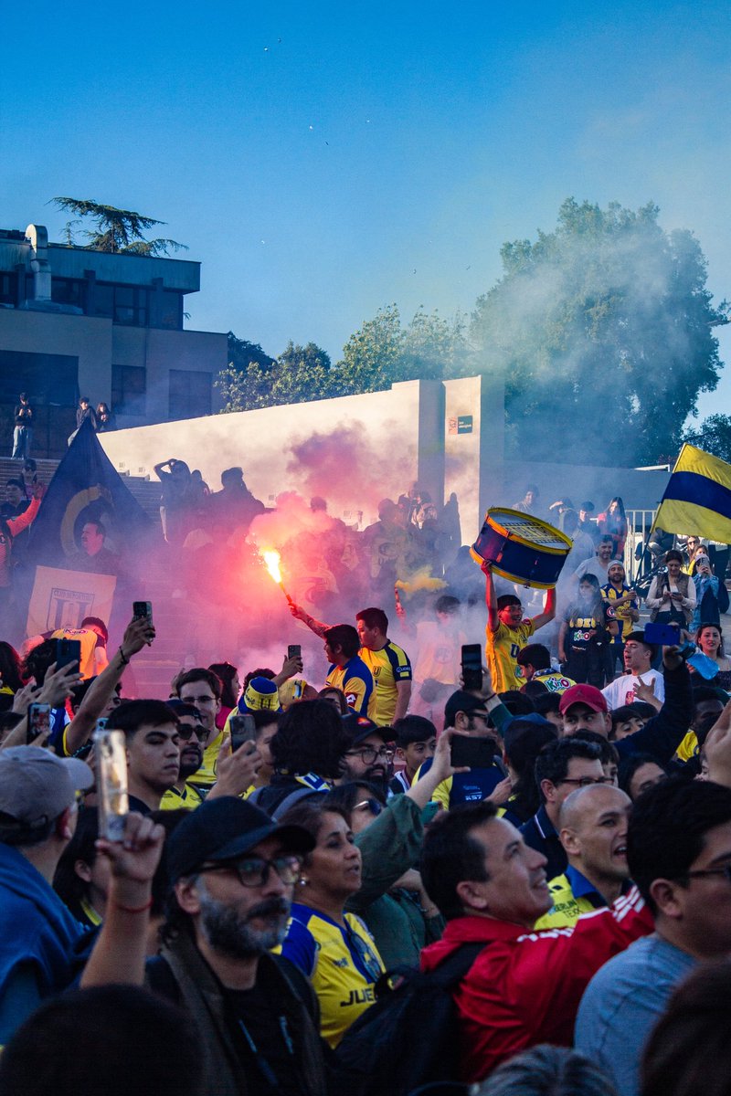 TARDE INOLVIDABLE EN EL FORO 🥹💛💙

#VamosLosForeros • #ElOrgulloDeSerForero