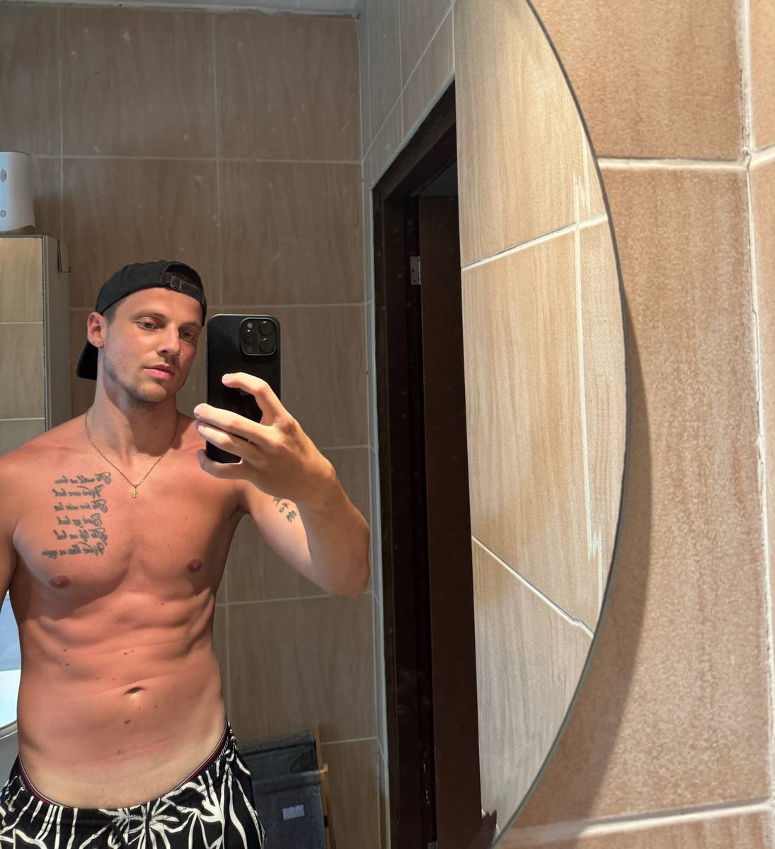 older man would you date me?