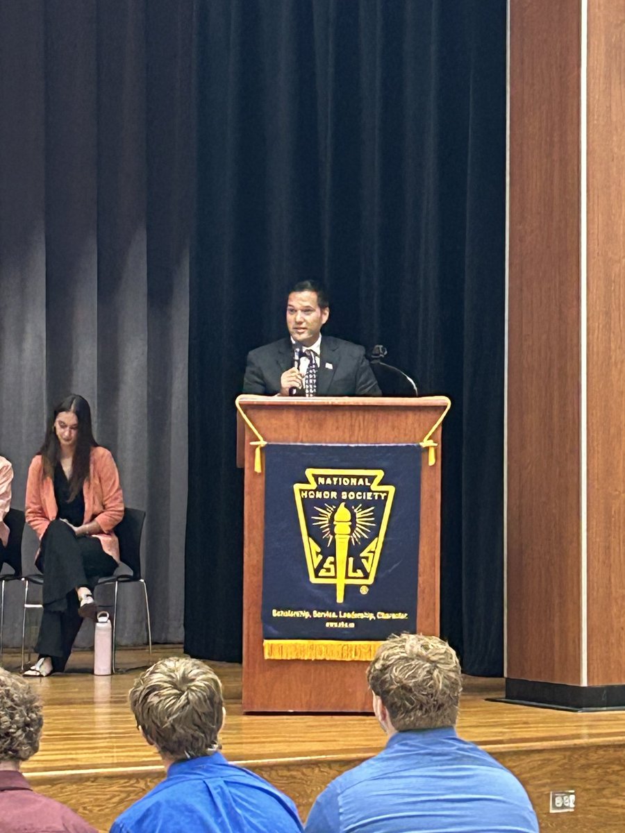 HL_Principal23's tweet photo. Pictures from tonight's National Honor Society Induction Ceremony. Congratulations to our new members! https://t.co/qwj2iwXirj