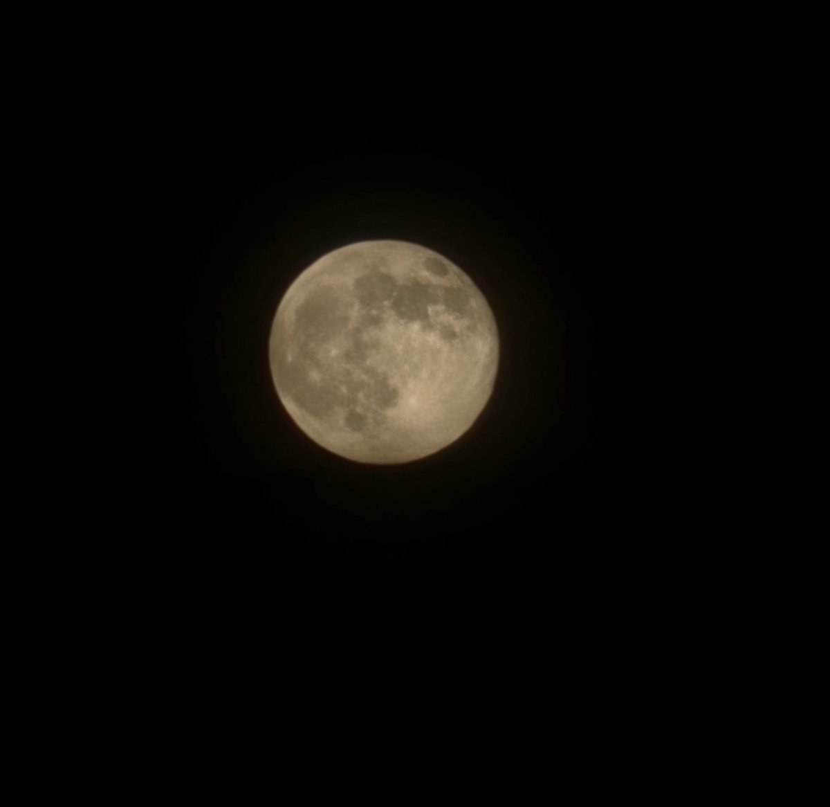 oldsoulkid's tweet photo. Best I could do tonight with the clouds. 
@TeddFlorendo @8NewsNow 
#supermoon https://t.co/2HswQlxVgL