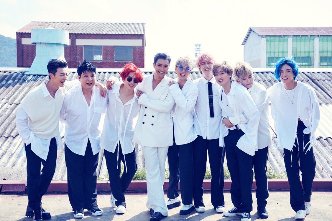 hyuk_uchi30's tweet photo. SUPER JUNIOR 20周年おめでとう🎉
お兄さん達が笑い合いながら一緒にいることが私の幸せです😌
これからもSJ，ELF共に歩こう🤝🏻

#SUPERJUNIOR_20th_Anniversary
#슈퍼주니어_더라스트맨_스탠딩 https://t.co/3E4Q0ELuej
