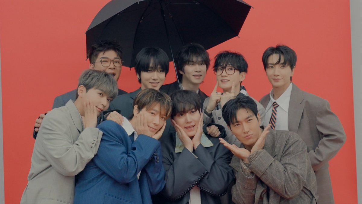 AmiSaDaI32's tweet photo. Mis amados reyes! 
Feliz aniversario #20 han pasado tantos años y en esos años que no estuve los seguiré añorando pero sé que despues de  haberlos conocido no me iré de aquí... Los amo por siempre 
#SUPERJUNIOR  @SJofficial
#20toEternitySuperJunior
#슈퍼주니어_더라스트맨_스탠딩 https://t.co/tUiU1r6kvh