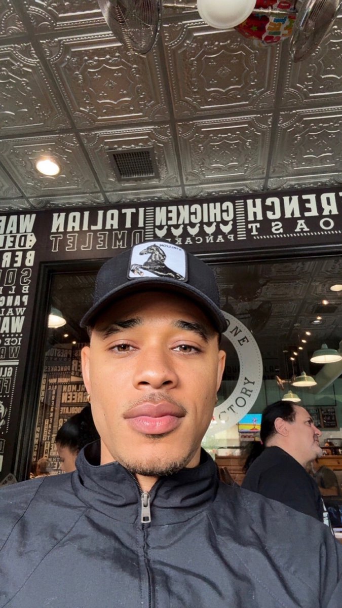 Chicken &amp; Waffles 🧇 #Brunch