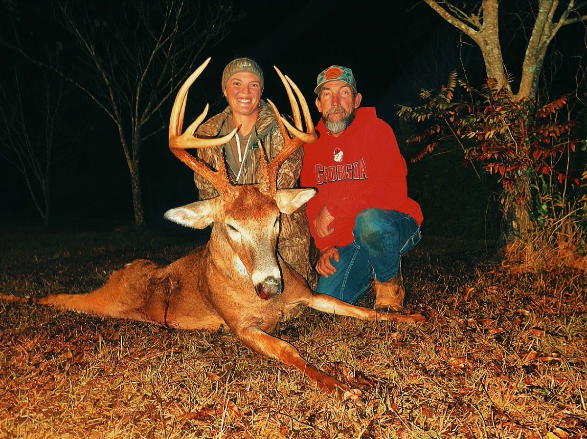 KaylieVanderWeg's tweet photo. Ain’t nothing like a big azz buck 💯🙌 https://t.co/4XXE6sTxA2