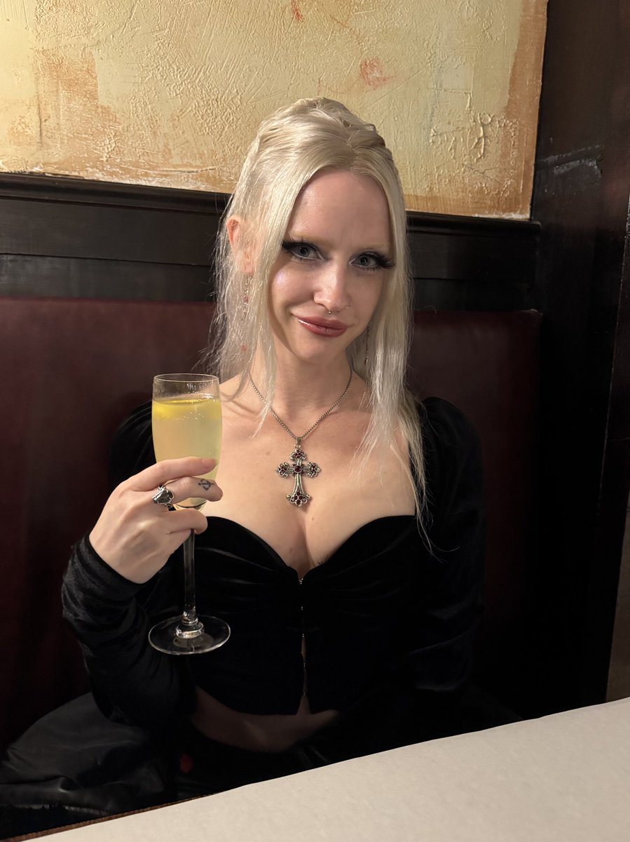 showcasing a niche insecurity: bulging forehead vein