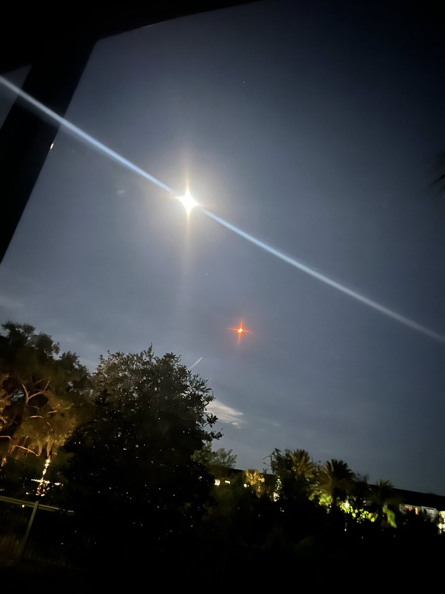 MyEnergyNetwork's tweet photo. SpaceX launch under the Super Moon https://t.co/JDYBWCW9iO