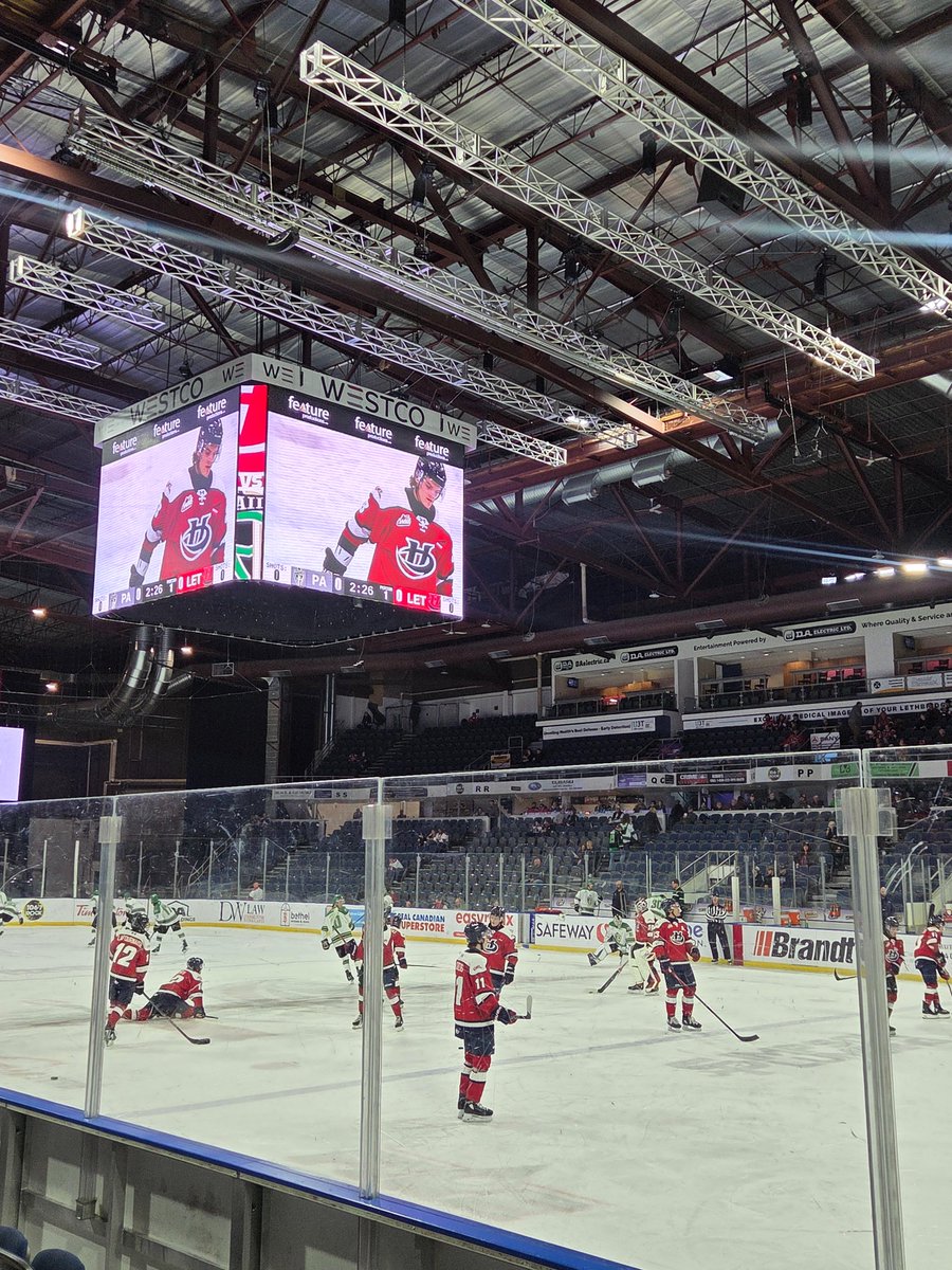 hardtotranslate's tweet photo. It's been a long time, but I had to make one important stop to see observe some sport while I'm back home. https://t.co/MZ7XWICNPg