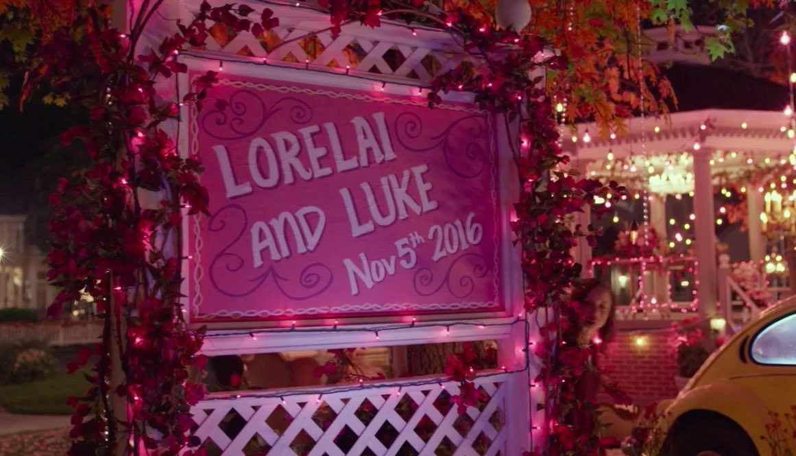 javajunkiebest's tweet image. lorelai and luke have been married for 9 years already 🥰