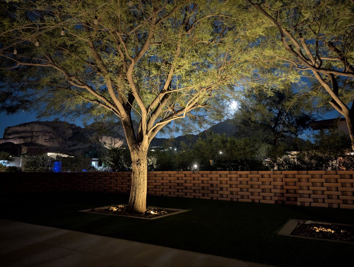 HillaryHutton's tweet image. Tonight&apos;s walk. 
#CamelbackMountain
#Phoenix
#EpsteinFiles