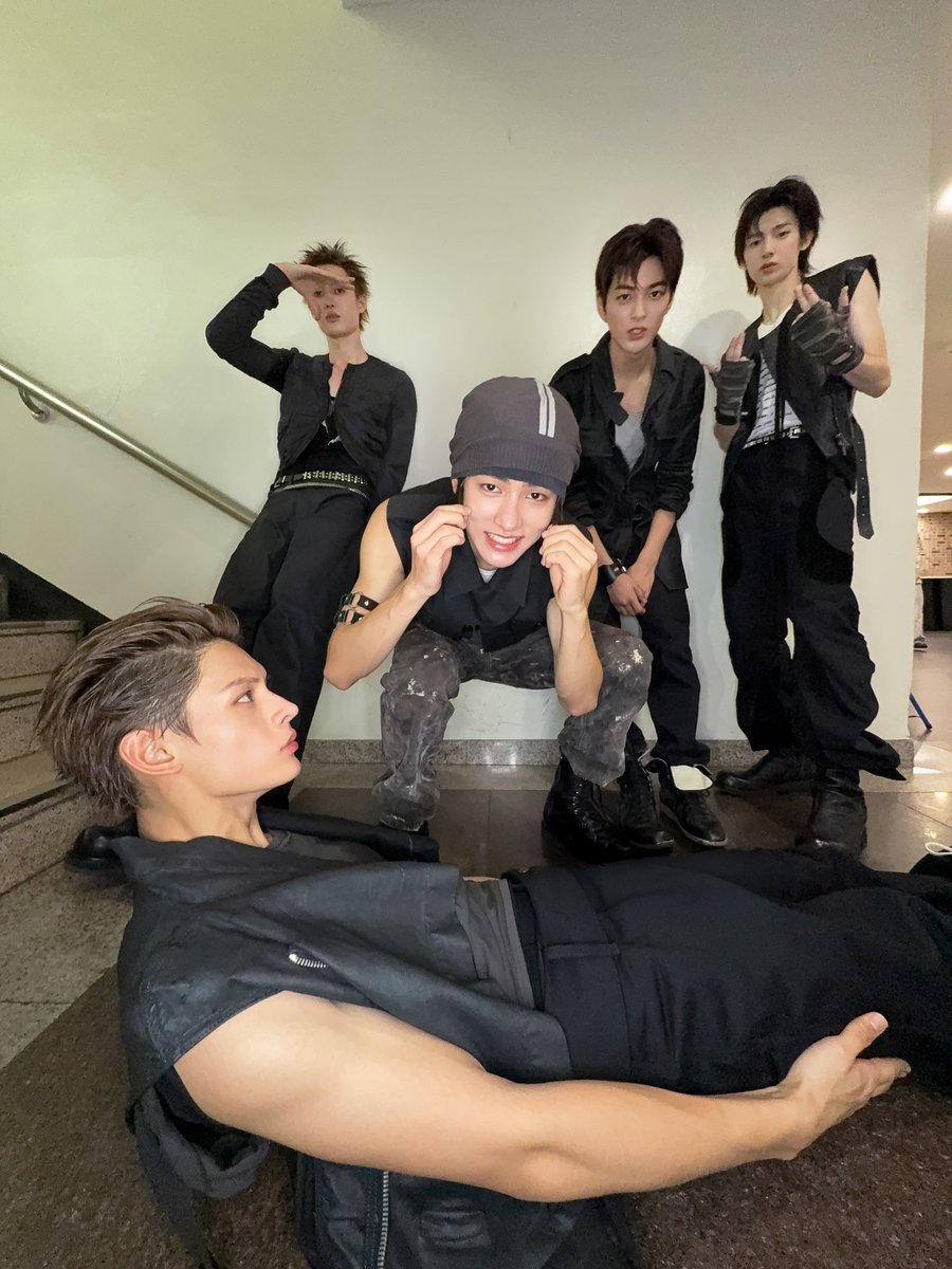 ahngoneho's tweet image. ⠀
#가져와_new_pic 📸
250912 Music Bank
⠀