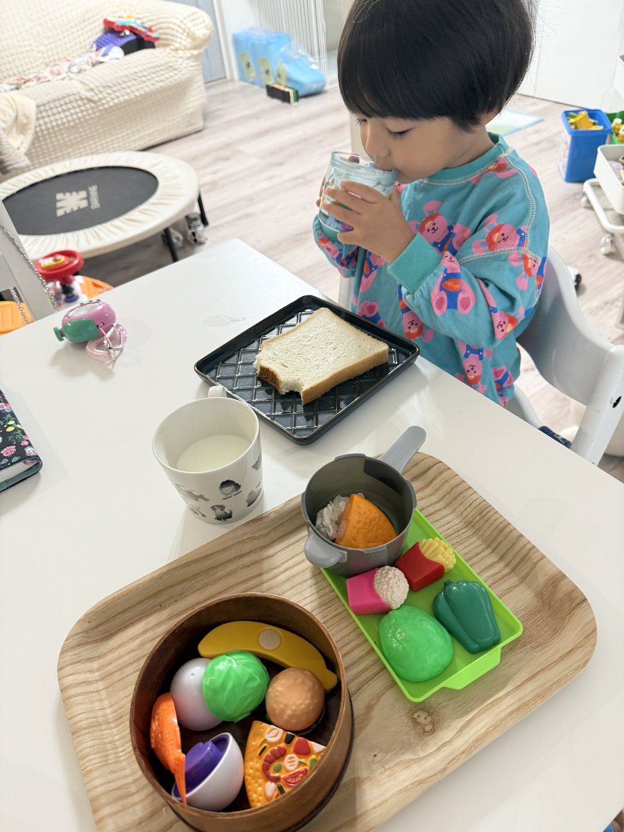 emuemu0205's tweet image. 息子の朝ごはんを準備していたら、息子が私の朝ごはんを準備してくれてた