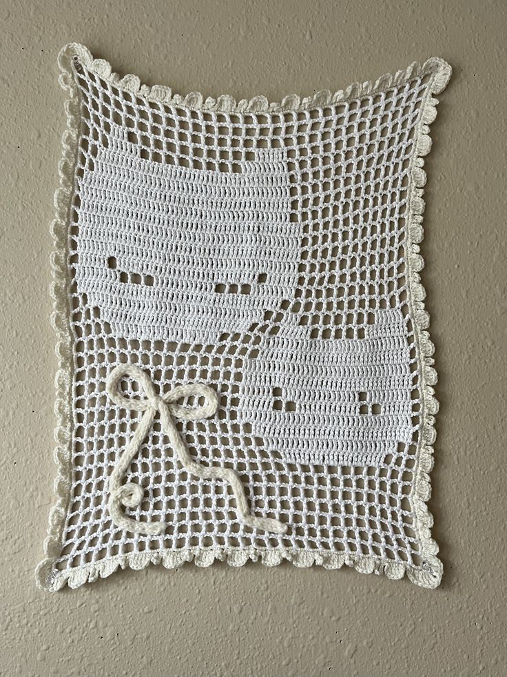 eternable's tweet image. nov. 05,  "El mundo, Ella y Yo" / ss.
eternablesblog.my.canva.site