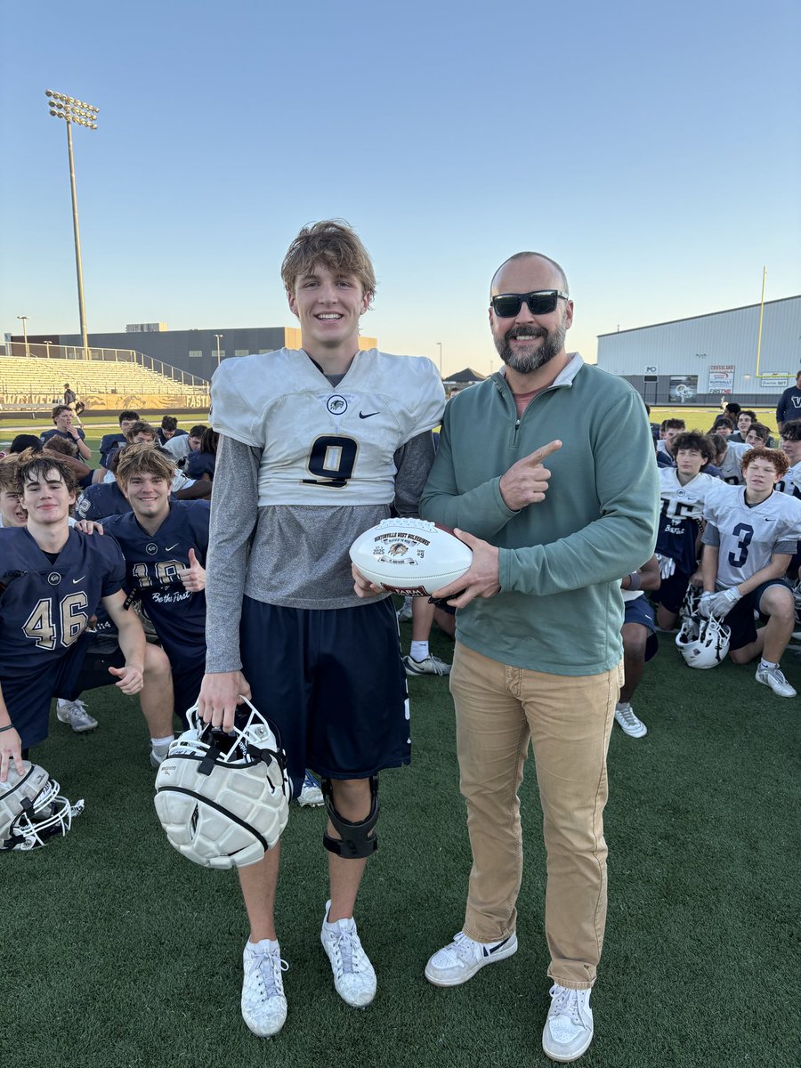 Our Farm Bureau Player of the Week for <a href="/BVille_West_FB/">Wolverine Football</a> is Will Davis! 
Had 4 catches for 73 yds in win vs Ft Smith Northside! Congrats Big Willie!