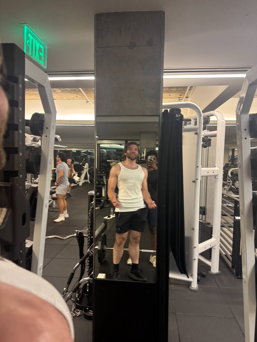 bestie took the pic so i could flex