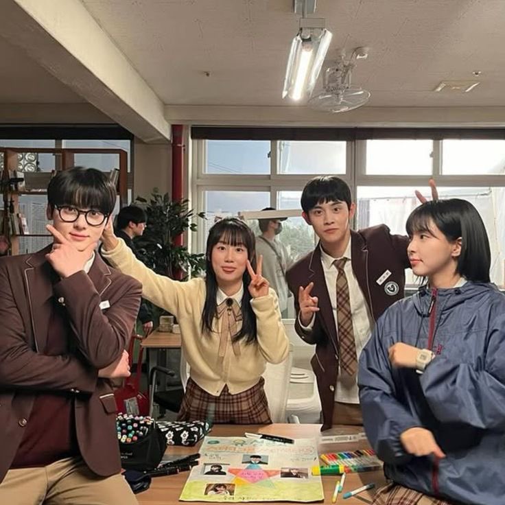 starrygyujin's tweet image. finally finished #studygroup  ♡