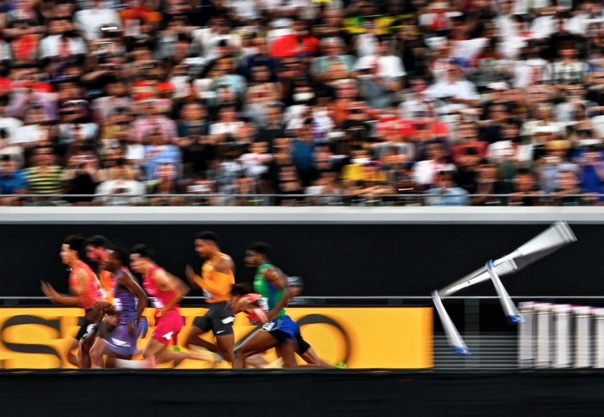 TrackFieldImage's tweet image. Uh-oh. Flying hurdle.  Tokyo World Champs 2025. 
.
.
.
.
.
#110mhurdles #tokyo25 #trackandfield #athletics #jeffcohenphoto instagr.am/p/DQsqrZ9kXen/