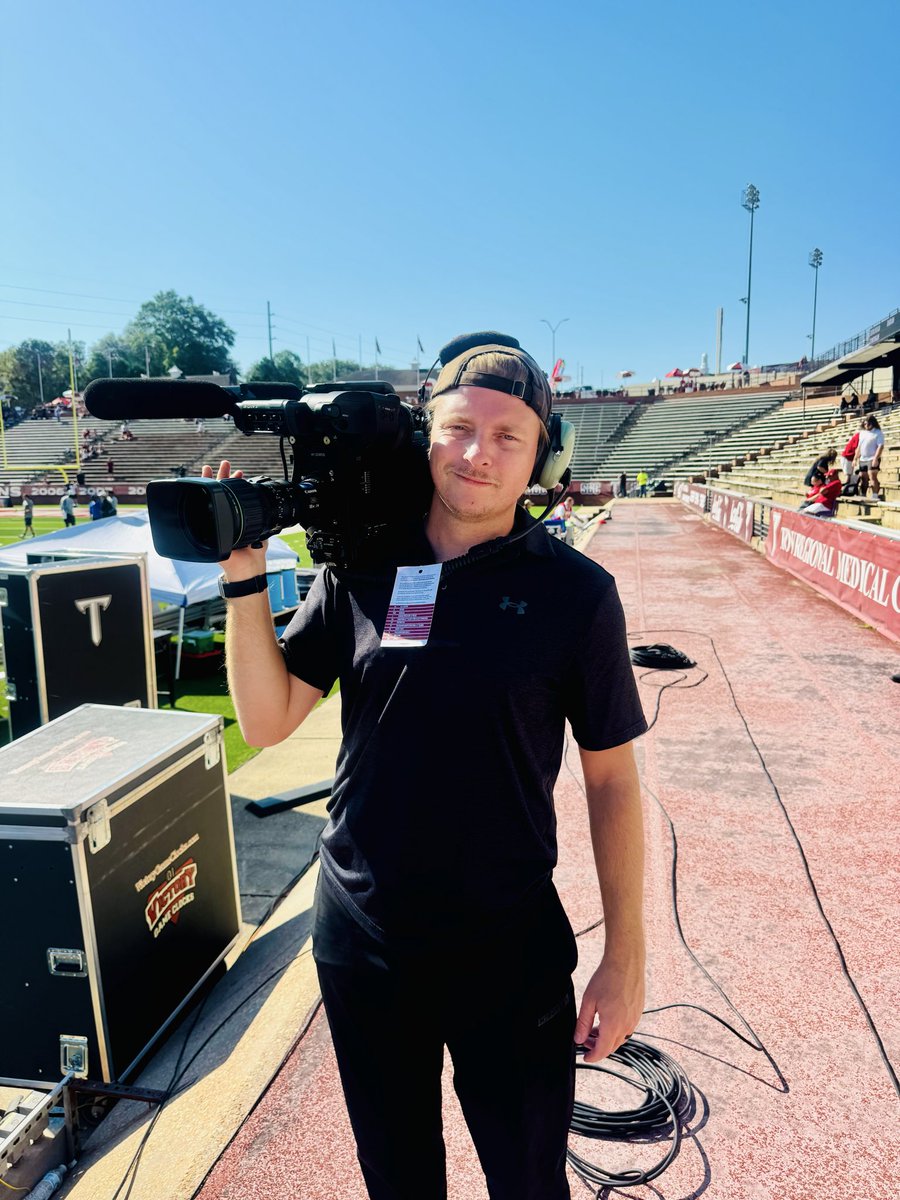 ForrestCreates's tweet photo. Working in live sports can be a lot of fun but is physically taxing. If you could pick one live sport to cover what would it be? https://t.co/VgF0GLTfYu