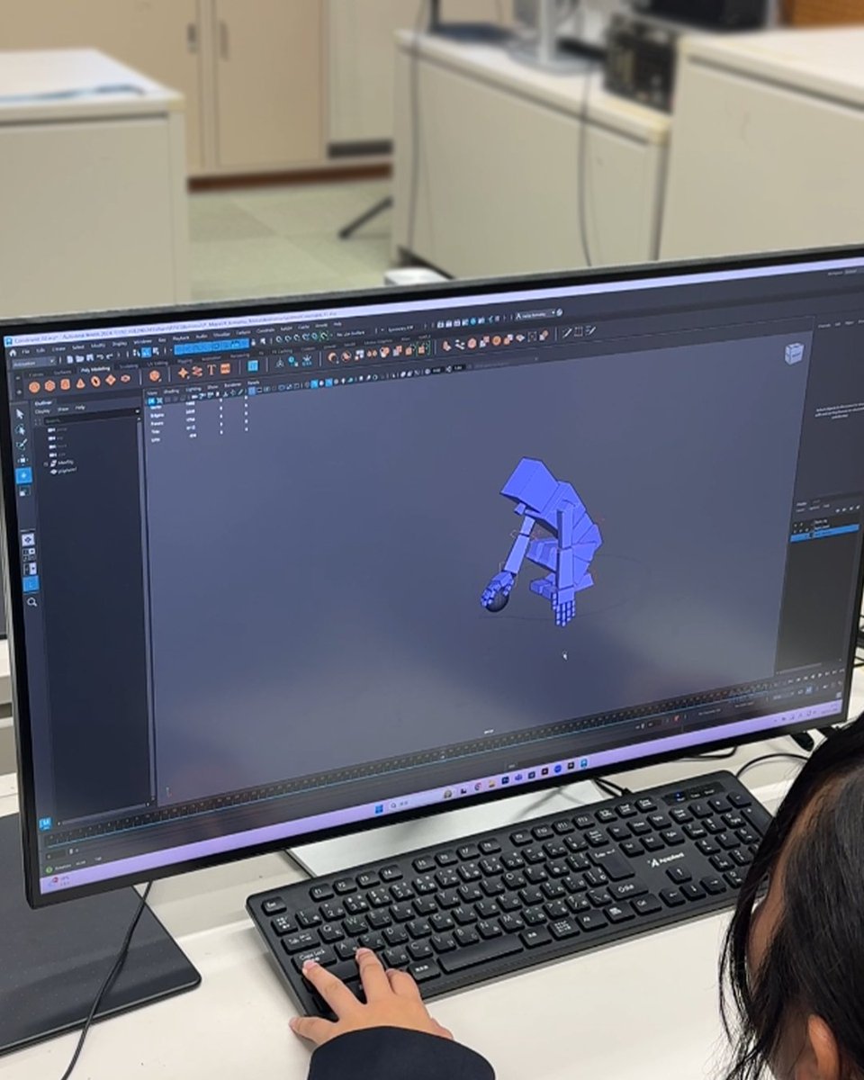 【”CG部”　天草工業高校】
1年生はアニメーションを重点的に勉強中です✍
最近は「コンストレイント」といって、物体を掴むなどの物体同士が影響しあう動きを練習しています⛹

#天工 #天草 #デジタルアート天草 #orendaworld #アニメーション