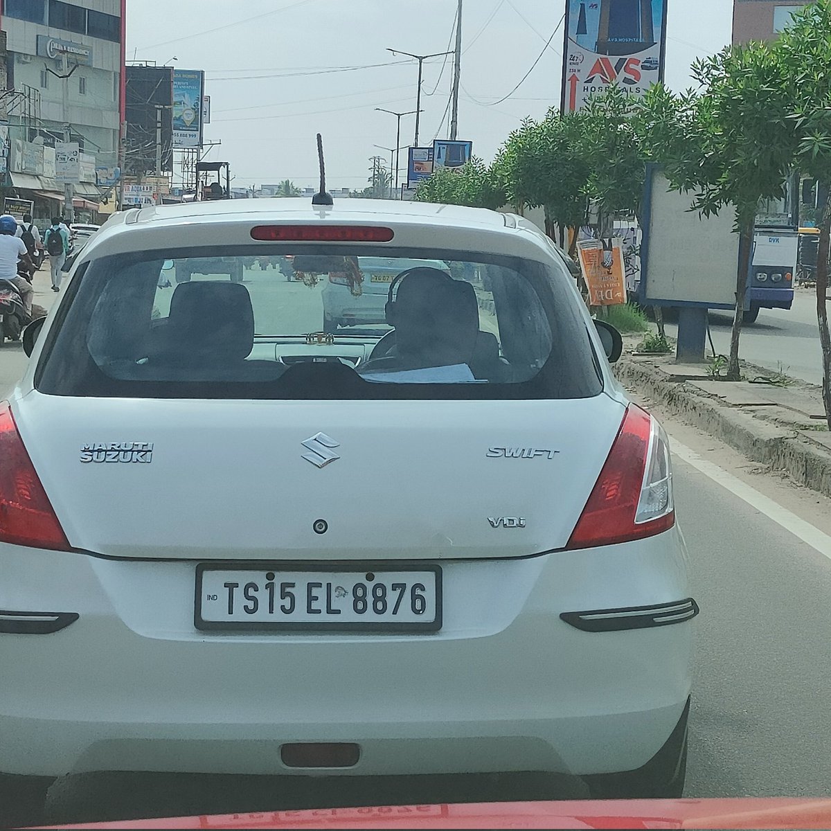 JwalaKranthy's tweet photo. @HYDTP  person driving with head phone not hearing behind vehicle alert horn at Turkayamjal. https://t.co/fYhZghdBm8