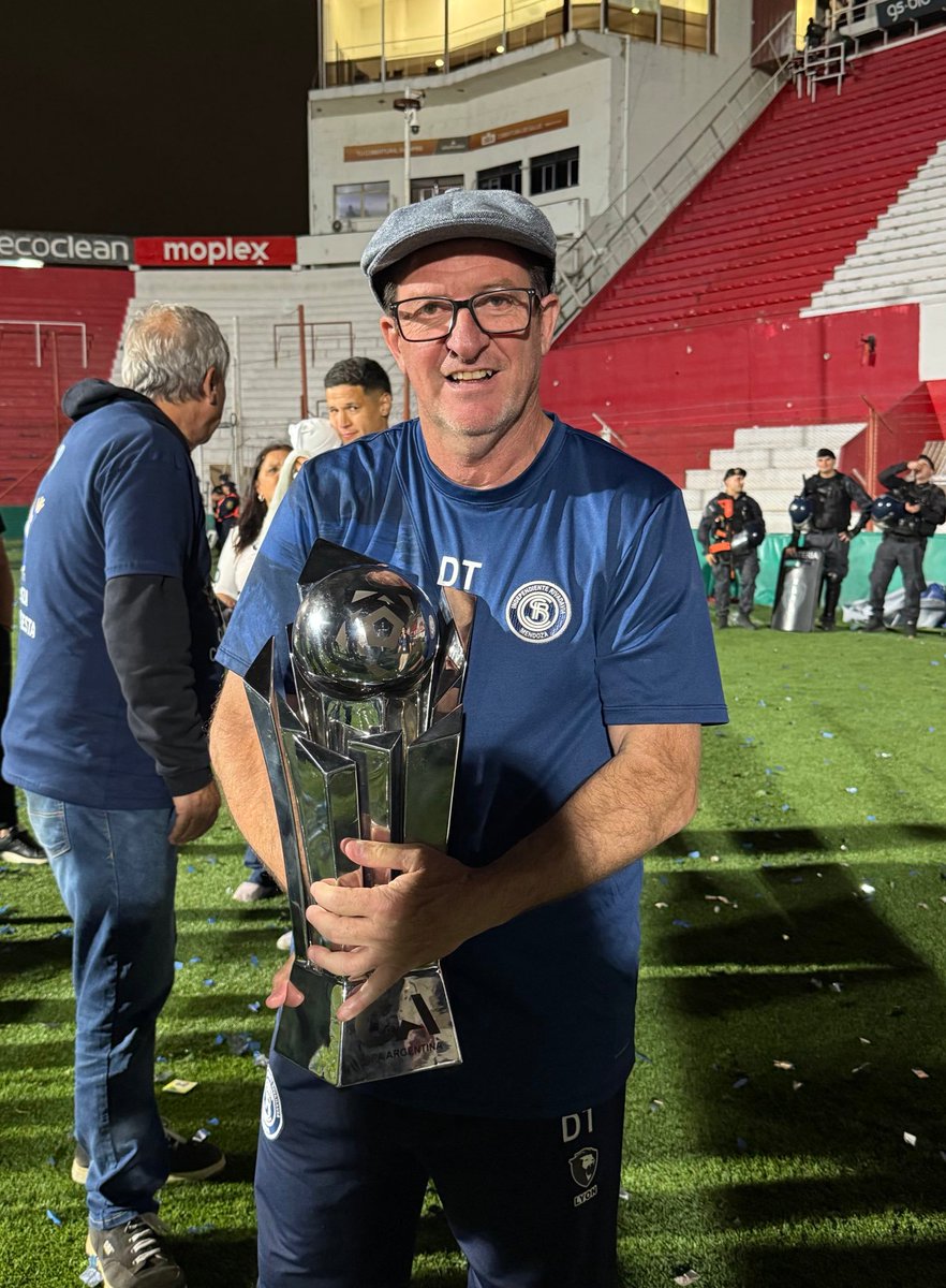 Alfredo Jesús Berti, el mejor entrenador de la historia de Independiente Rivadavia. Leyenda