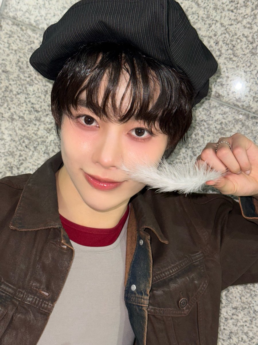 TPST_twt's tweet image. [#한빈] 한빈이 이 모자 쓴 거 어때용? 🤭🪽🤍