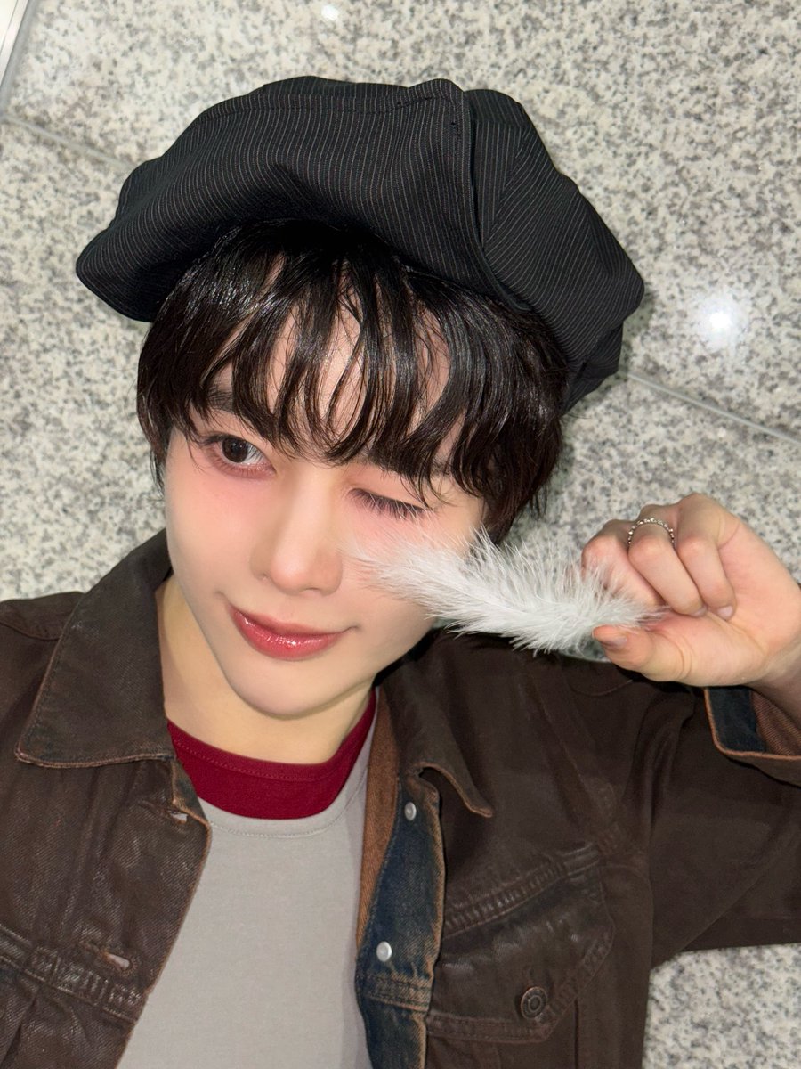 TPST_twt's tweet image. [#한빈] 한빈이 이 모자 쓴 거 어때용? 🤭🪽🤍