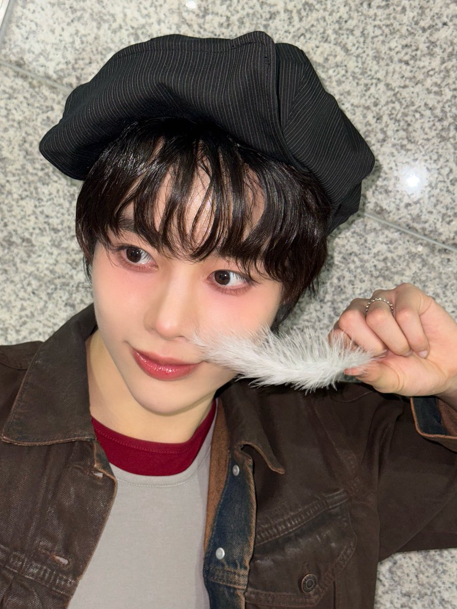 TPST_twt's tweet image. [#한빈] 한빈이 이 모자 쓴 거 어때용? 🤭🪽🤍